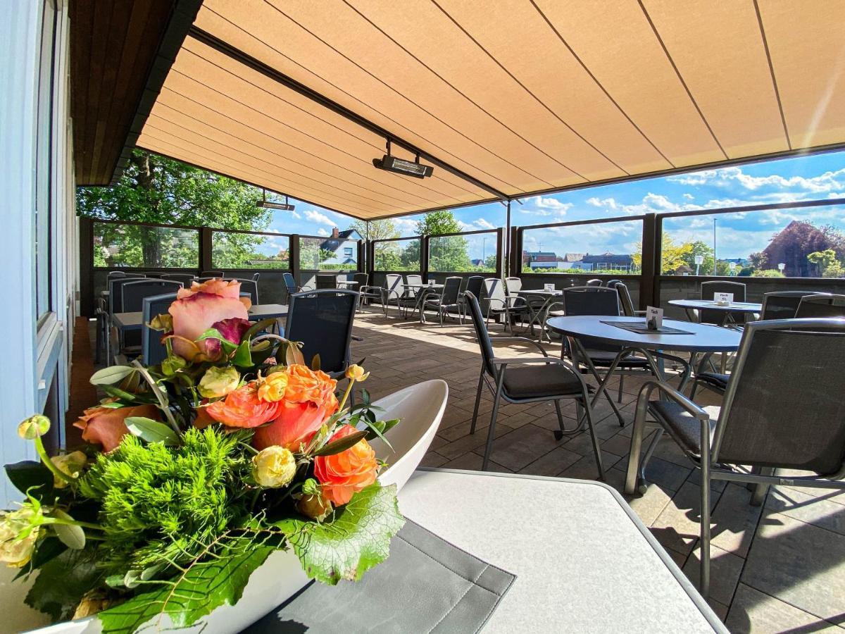 Hotel-Restaurant Vier Linden Stade Esterno foto