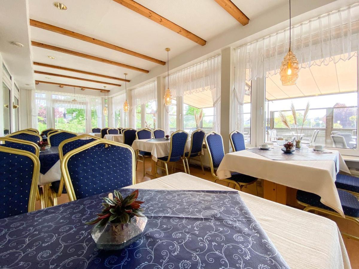 Hotel-Restaurant Vier Linden Stade Esterno foto