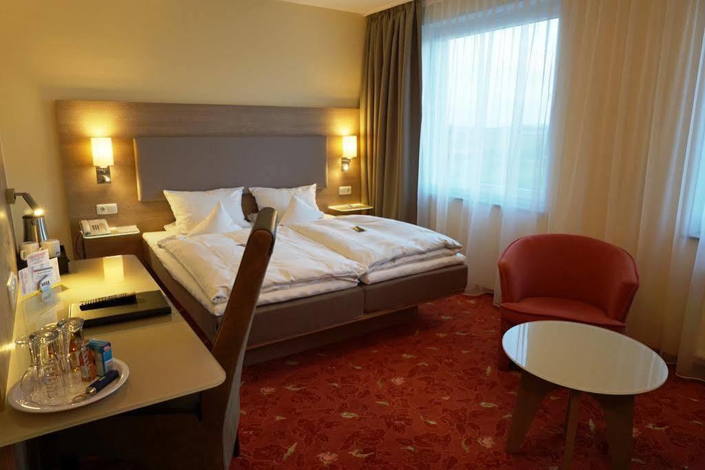 Hotel-Restaurant Vier Linden Stade Esterno foto